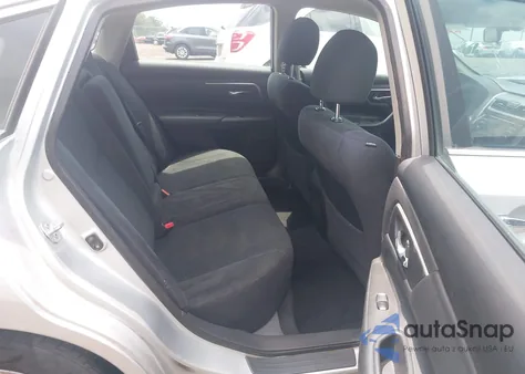 2015 Nissan Altima 2.5 S z USA, uszkodzony, nr VIN 1N4AL3AP0FC580873